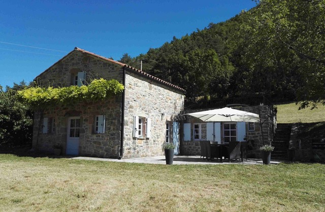 Charming 3* riverside gite at the entrance to the Tarn gorges