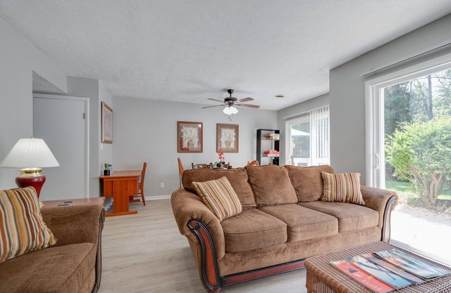 Charming 3BR, 2BA in Central Williamsburg!