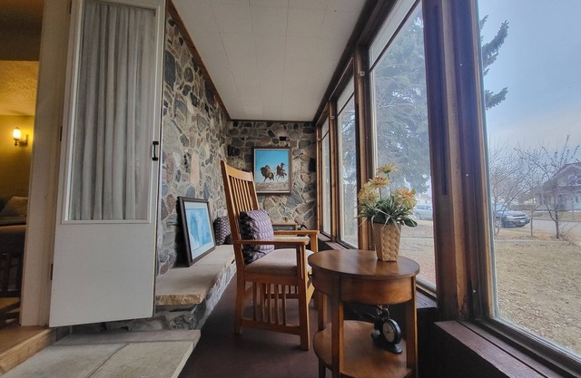 Charming 3BR/2BA Near Downtown – Book 2+ Nights, Get a Free Gift Card!