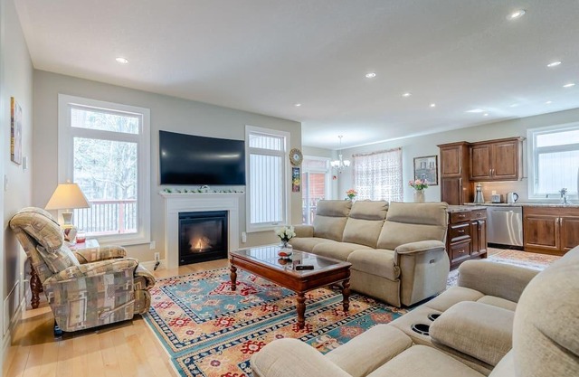 Charming 3BR Bungalow in Trenton