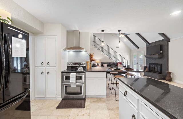 Charming 3BR Home w/Outdoor Dining on Buttercup Street