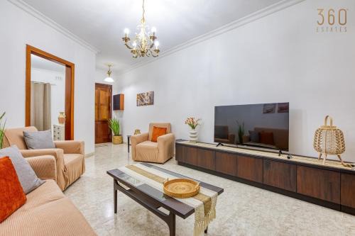 Charming 3BR Maisonette with private Backyard & AC by 360 Estates