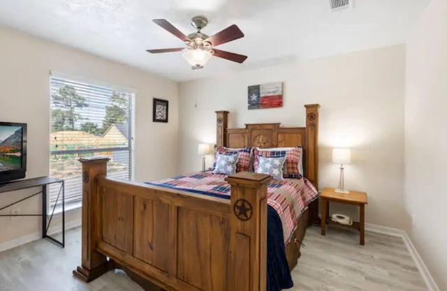 Charming 3br Red Door Townhome