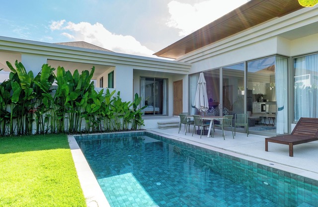 Charming 3BR Casa Azure 8 - New Villa for Family & Friends with 24/7 Security