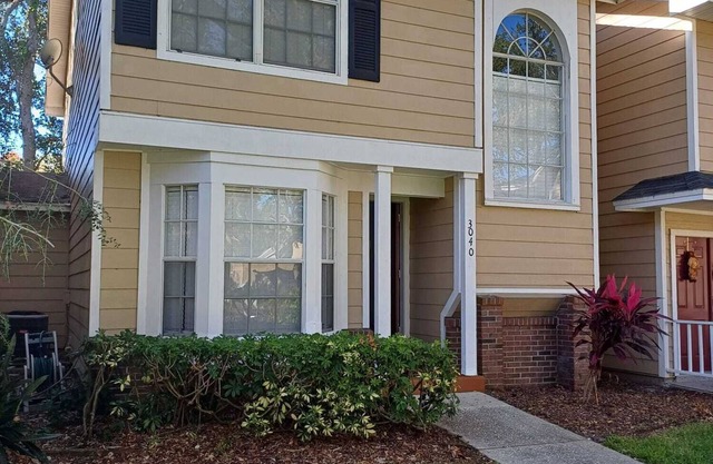 Charming 3BR Townhouse in Palm Harbor