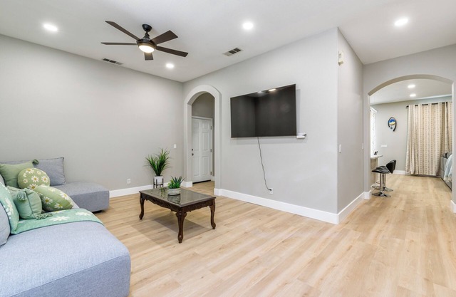 Charming 3Q Home w/Gourmet Backyard in Elk Grove