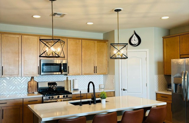 Charming 4-bedroom house in a quiet neighborhood,close to Verrado