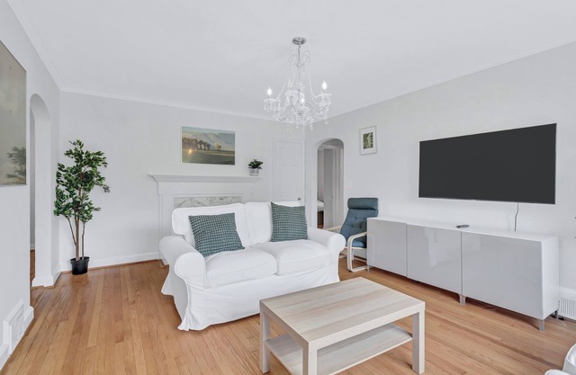 Charming 4-bedroom house in downtown Silver Spring with AC, WiFi