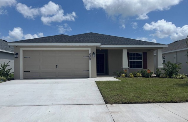 Charming 4-bedroom house with WiFi, AC in pleasant Riverview