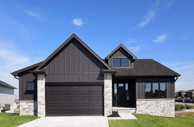 Charming 4-bedroom house in peaceful Omaha - near Gretna