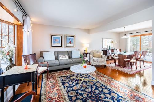 Charming 4BR Ann Arbor Home, Near Parks & Shops