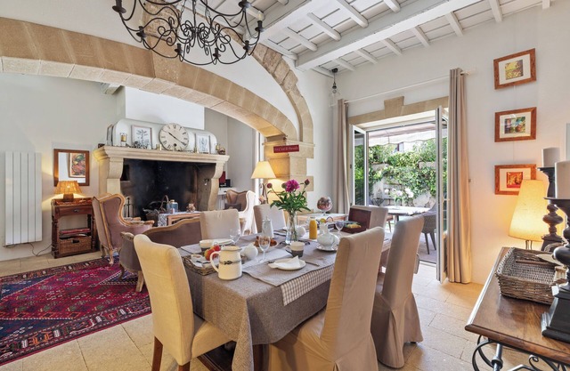 CHARMING AIR-CONDITIONED RESIDENCE IN THE HEART OF A HISTORIC VILLAGE CLOSE TO THE SEA
