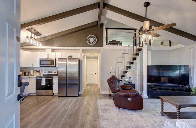 Charming and Cozy 3-bedroom house in Seaview, sleeps up to 7 people!