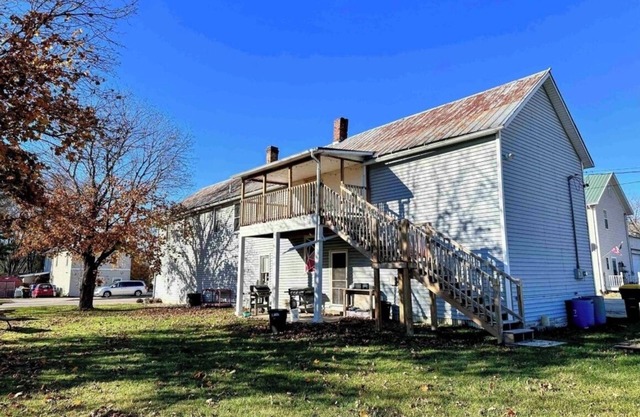 Charming and Historic 3-bedroom apartment with WiFi, AC in Bagley, WI