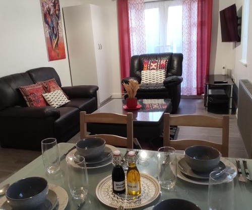 Charming and Stylish 2-Bed Apart - London Dagenham