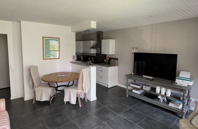 Charming apartment in La Baule, close to shops and beach.