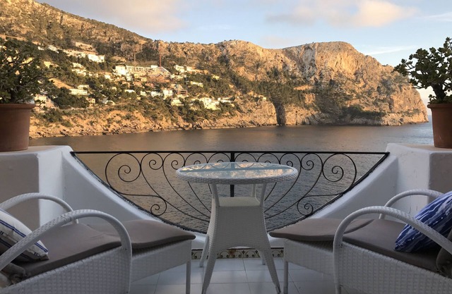 Charming apartment with incredible sea views