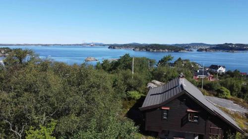 Charming Artist's Cabin With Sea View Near Bergen