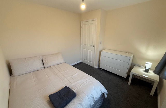 Charming Aylesbury Retreat with 4 Bedrooms