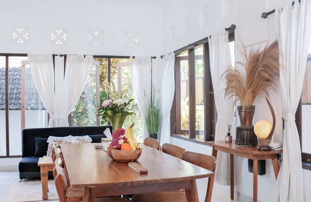Charming Bali villa in the center of Ubud with 3 bedrooms and stunning views