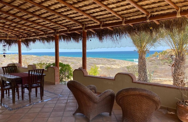 Charming Beach Bungalow with Ocean View and AC!