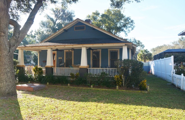Charming bungalow, quiet and practical