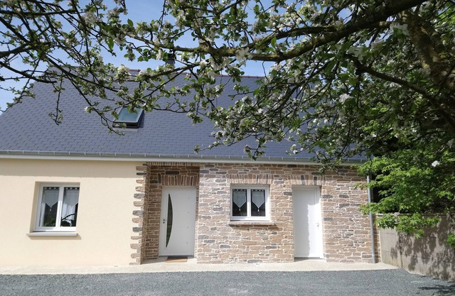 Charming cottage near the sea
