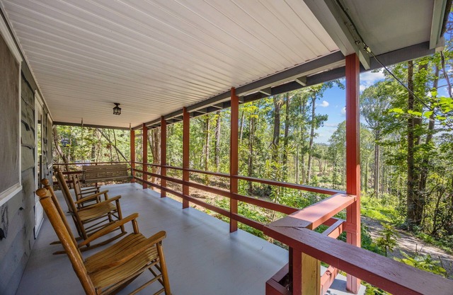 ~Charming Cabin in Arden NC~near Shopping~Airport~Dining