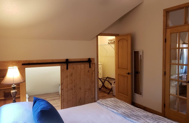 Charming Carriage House in the heart of Lyons, Colorado