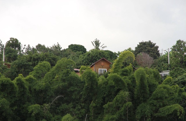 CHARMING CHALET, OCEAN VIEW