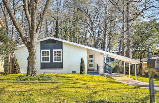 Charming Chamblee Home ~ 13 Mi to Atlanta!