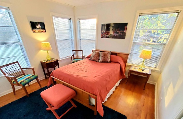 Charming Comfortable Apartment Near Downtown San Antonio