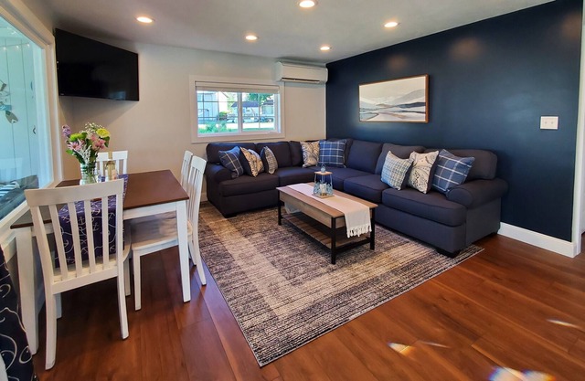 Charming completely remodeled 3 Bedroom 1 Bath home on Dewart Lake, Private Pier