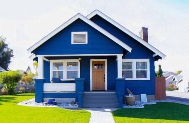 Charming, Convenient Home Near Downtown