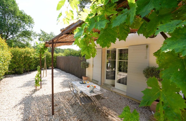 Charming cottage Zola garden pool parking prox city center