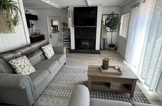 Charming cottage by Castle Rock