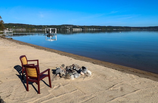 Charming Cottage on Suttons Bay - Pet Friendly