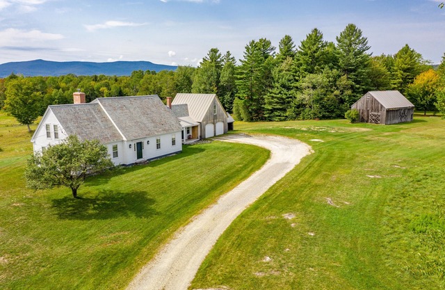 Charming country home & private retreat in the foothills of VT Green Mountains.
