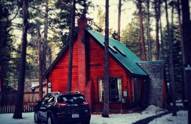 Charming, Cozy Cabin. Close to Beaches, Hiking and Skiing - Sleeps 4