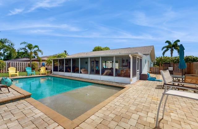 Charming Crystal Lakes Retreat with private pool, fenced yard, and internet