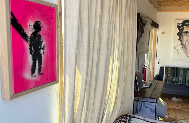 Charming, cute, artist residence. WIFI- AC-HEAT. 22mins from GT, 17 mins from BB