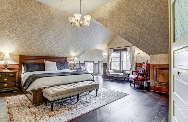Charming Downtown Stay | Victorian Beauty & Modern Comfort
