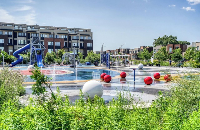 Charming Elegance 5Bedroom with Private Bathroom/Bus/Yorkdale Shopping/Park