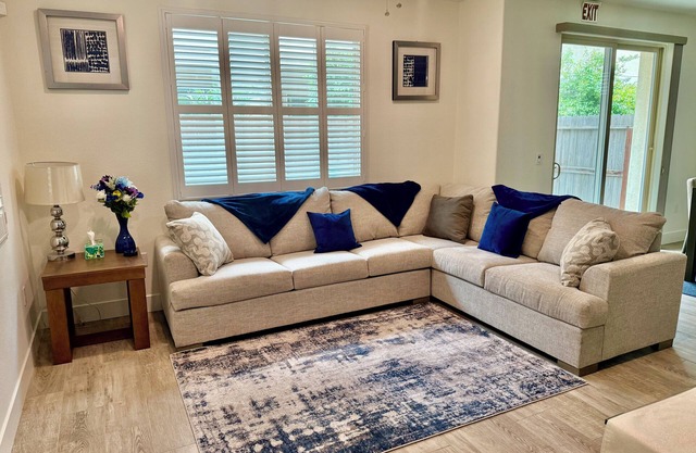 Charming family-friendly 2-bedrooms with Jack & Jill bathroom near Sky River.