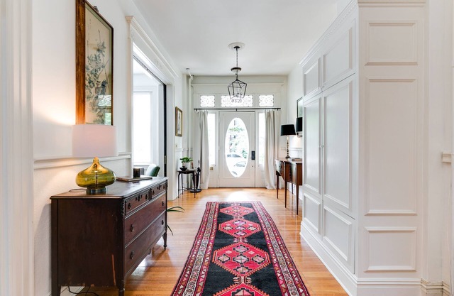 Charming Fan District Getaway