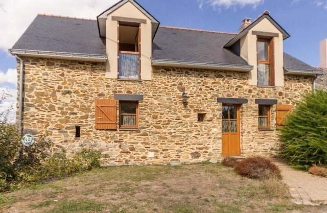 Charming Farmhouse Getaway with Modern Amenities, Near Lake Vioreau