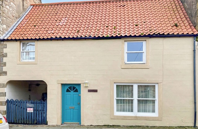 Charming fishermans cottage on Holy Island.