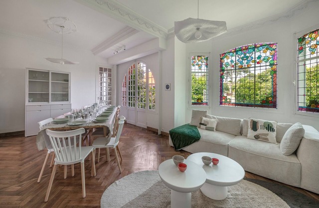 Charming villa 250m from beach – sleeps 14