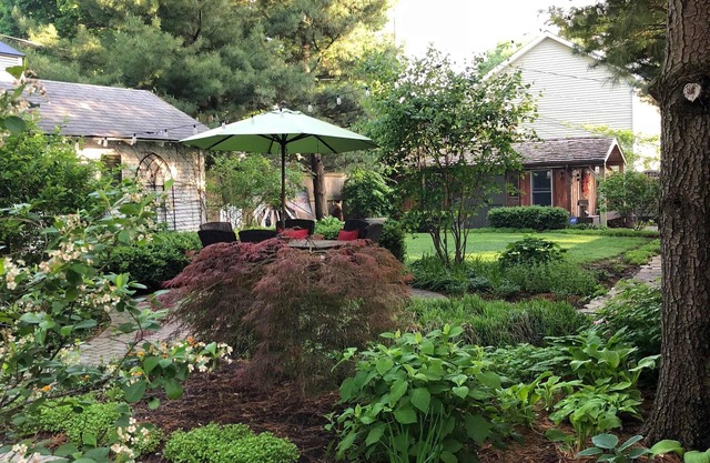 Charming Geneva Cottage, Walk 4 Blks to Downtown