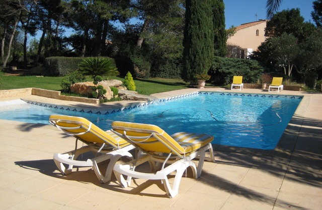 Charming gite in the heart of nature on 5000 m2 of wooded grounds for two people